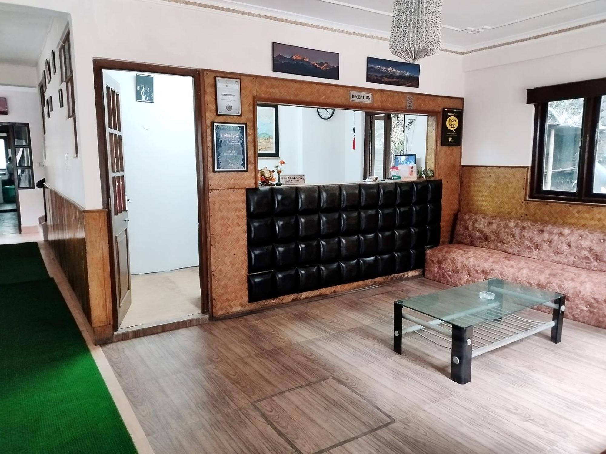 Bamboo Grove Hotel Gangtok Exterior photo