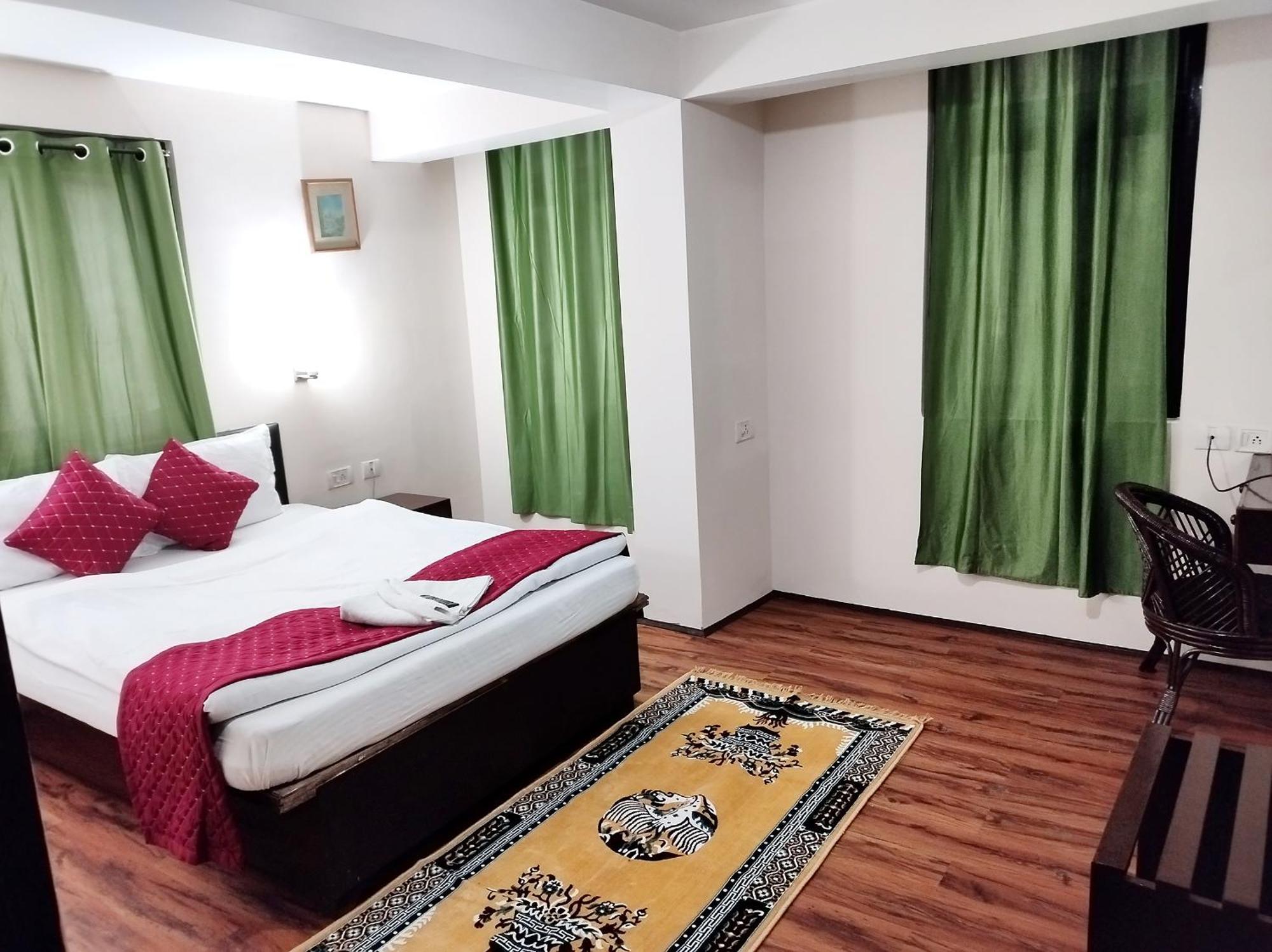 Bamboo Grove Hotel Gangtok Exterior photo